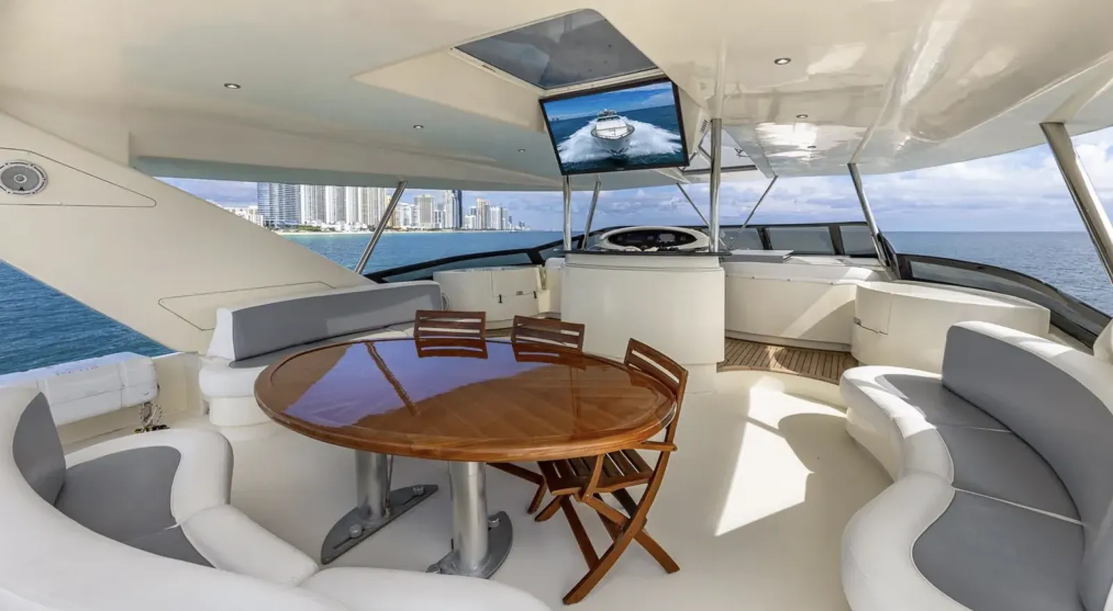 BEARPAW with Jacuzzi Miami yacht detail 2