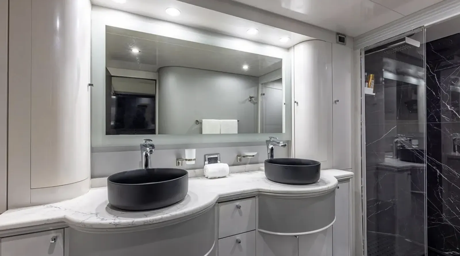 BEARPAW with Jacuzzi Miami yacht detail 6