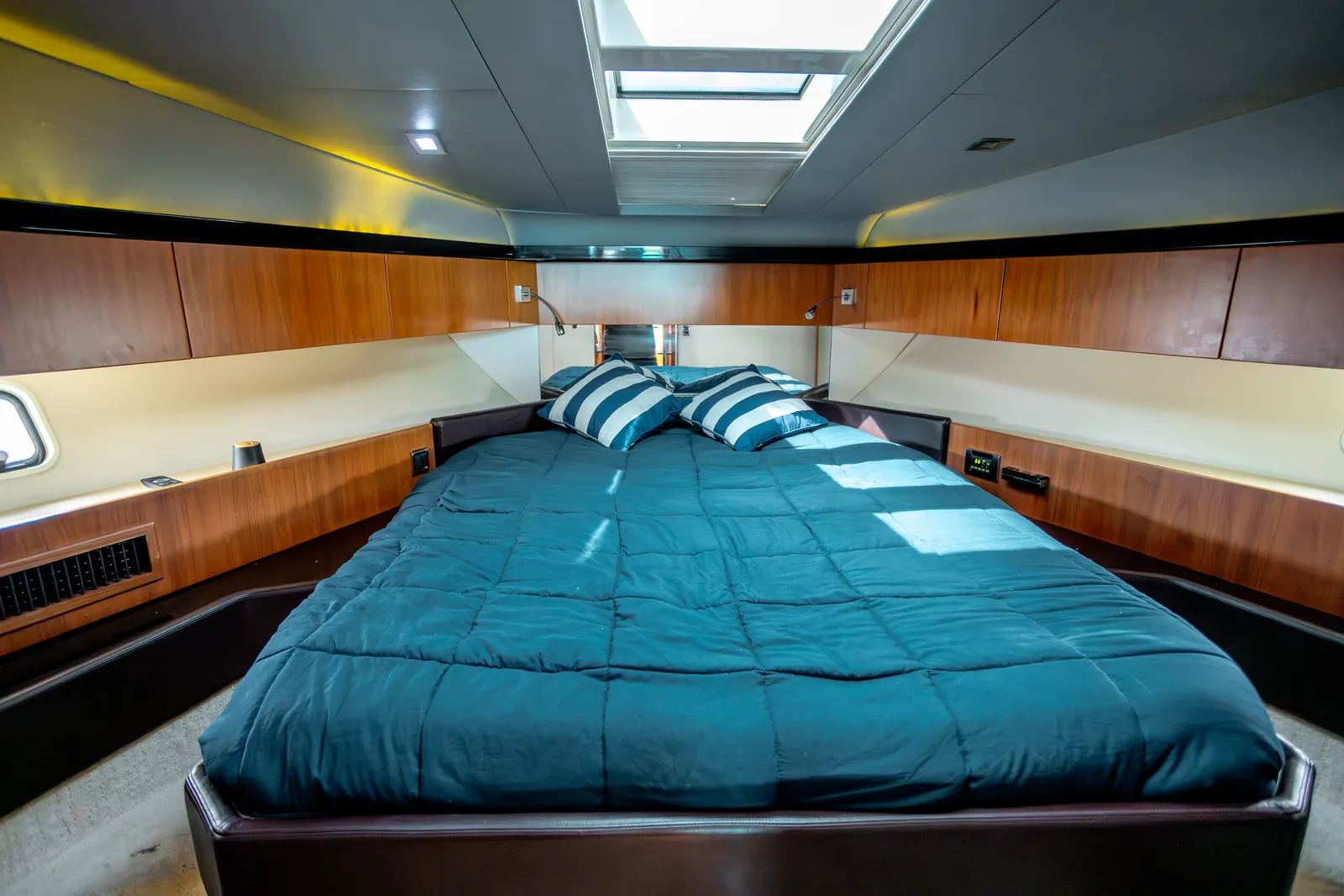 Fairline 'Royal Blue' Miami yacht detail 1