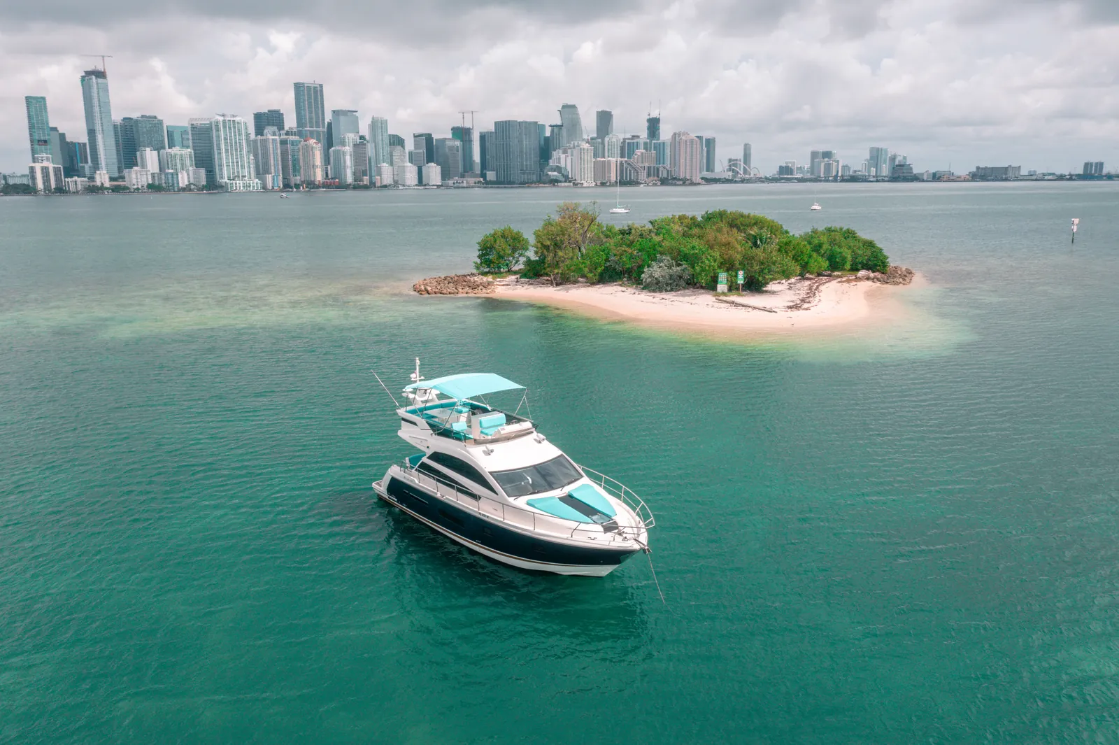 Fairline 'Royal Blue' Miami yacht detail 10
