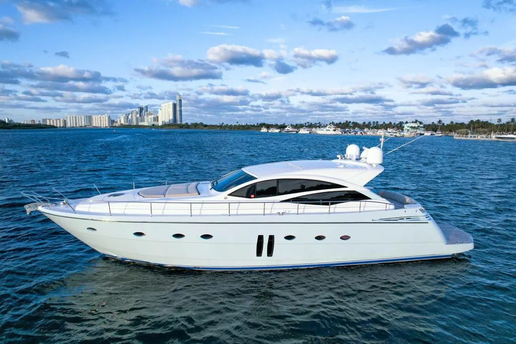 SKY Miami yacht detail 14