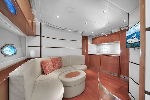 SKY Miami yacht detail 23