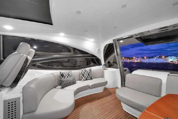 SKY Miami yacht detail 24